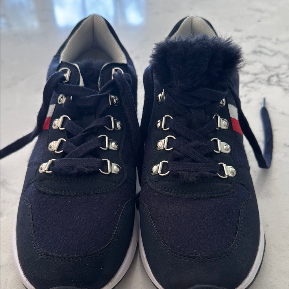 Tommy Hilfiger Blue Sneakers with Stylish Design